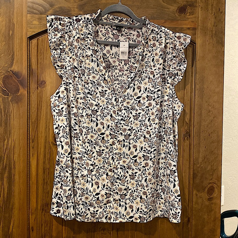Ann Taylor Blouse, Ruffle shoulder, N/WT, Flower pattern